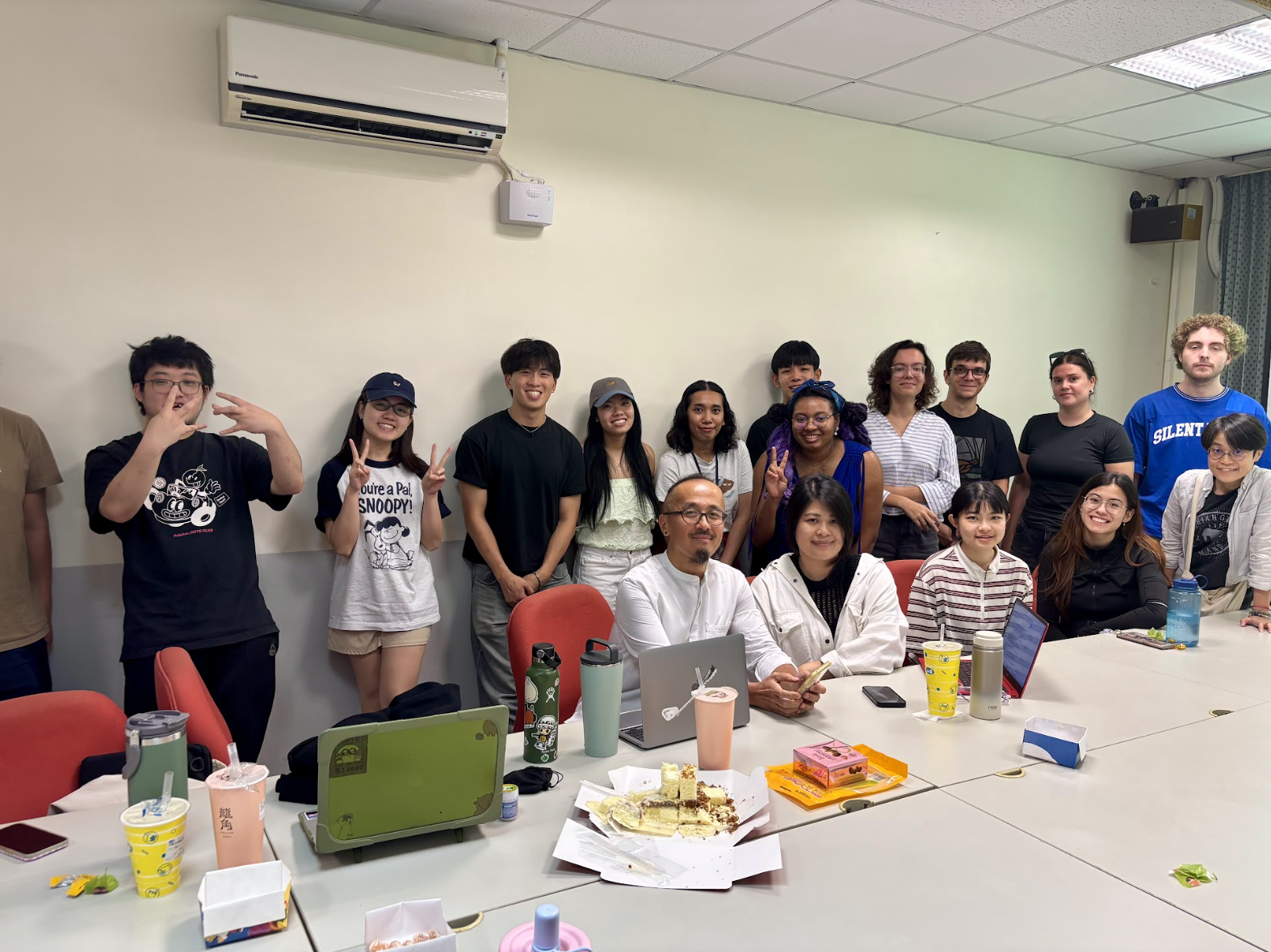 Chi-Ru Wu takes a group photo with students from the course “Portrayals of Minorities in Media.”